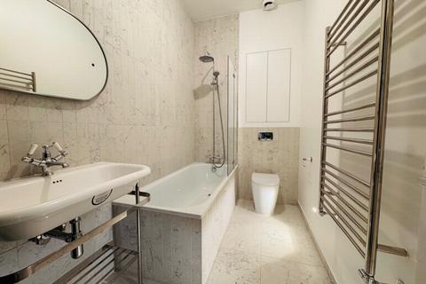 2 bedroom flat to rent, Blenheim Gardens, Willesden, NW2