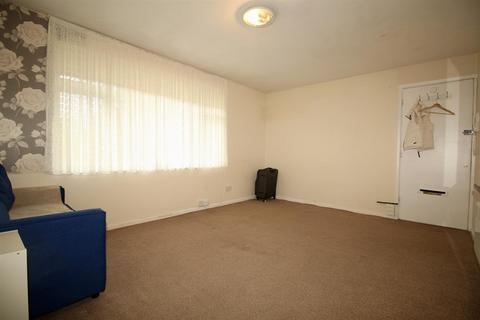Studio to rent, Romsey Court, 75 London Road, Enfield