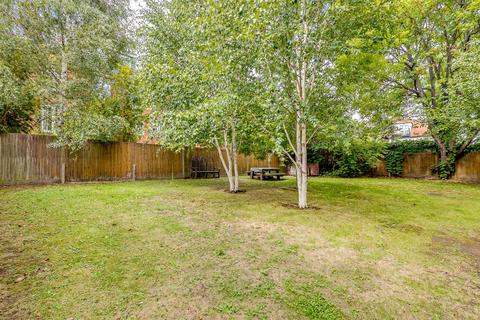 1 bedroom flat for sale, Sutherland Grove, London