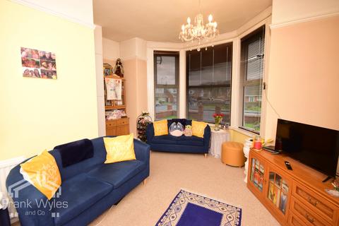 2 bedroom flat for sale, Flat 2, 27 Blackpool Road, Lytham St. Annes, Lancashire