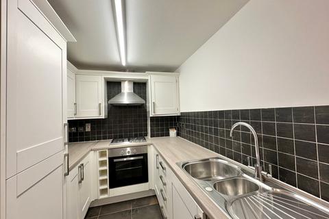2 bedroom property to rent, Ampthill Road, Flitwick, Bedford, MK45