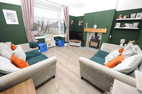 2 bedroom semi-detached house for sale, Lynwood Avenue, Shipley