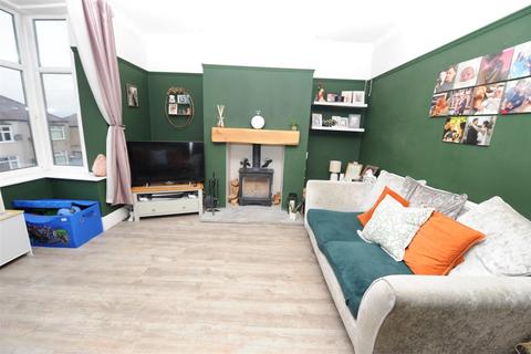 2 bedroom semi-detached house for sale, Lynwood Avenue, Shipley