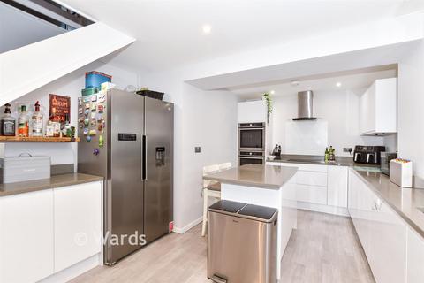 4 bedroom end of terrace house for sale, Apple Close, Snodland, Kent