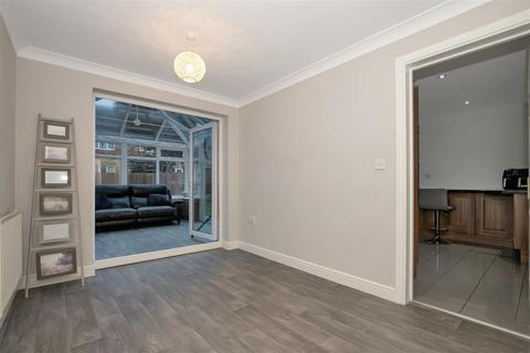 undefined, Champs Sur Marne, Bristol BS32