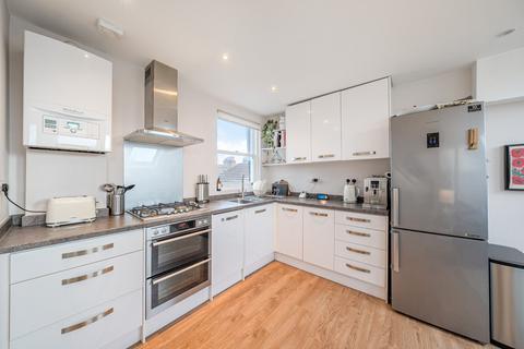 3 bedroom property for sale, Elspeth Road, London, SW11