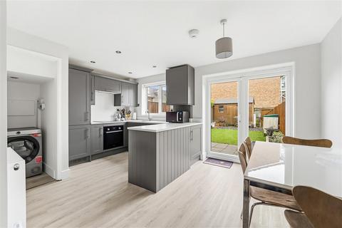 4 bedroom terraced house for sale, Heathfield Drive, Mitcham CR4