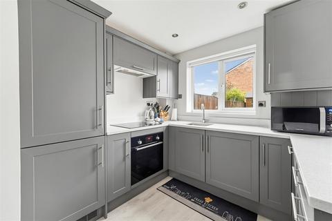 4 bedroom terraced house for sale, Heathfield Drive, Mitcham CR4