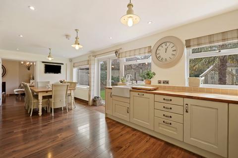 5 bedroom detached house for sale, Smiths Field, Rayne, Braintree, CM77