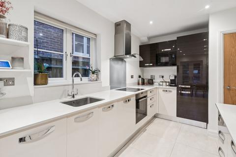 4 bedroom detached house for sale, Elms Road, Chalfont St. Peter, Gerrards Cross, Buckinghamshire, SL9
