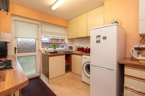 2 bedroom detached bungalow for sale, Orchard Road, Seaview