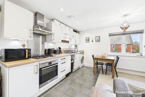 2 bedroom detached house for sale, Fullbrook Avenue, Spencers Wood, Reading, Berkshire, RG7
