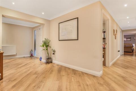 undefined, Fieldgate Lane, Kenilworth