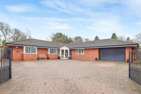 undefined, Fieldgate Lane, Kenilworth