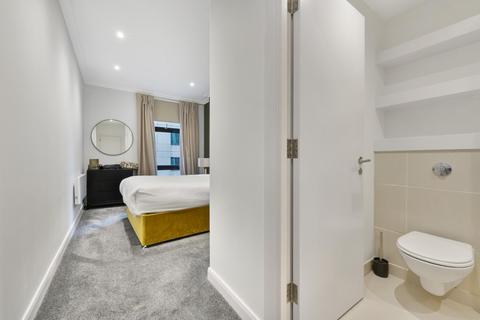 undefined, Discovery Dock Apartments, London, E14