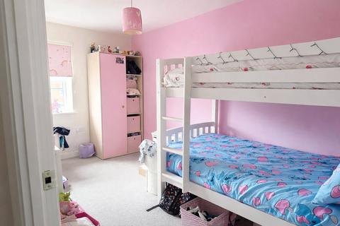 undefined, Great Crescent, Newbury, Berkshire