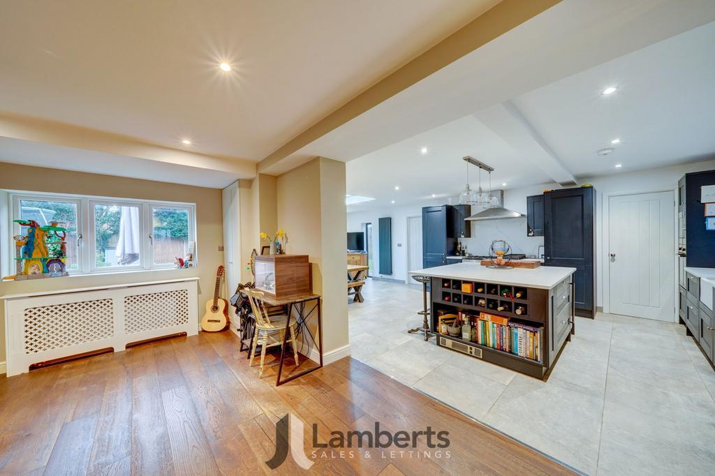 Entrance Hall/Play Room