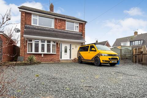 3 bedroom detached house for sale, Churchill Avenue, Cottingham HU16