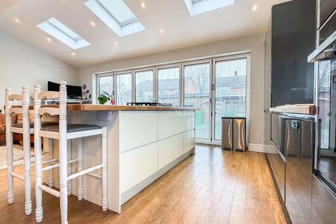 3 bedroom detached house for sale, Churchill Avenue, Cottingham HU16