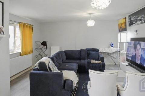 undefined, Luton LU2