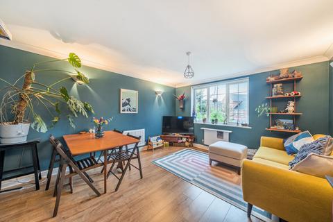 2 bedroom flat for sale, East Road, Colliers Wood, Merton, SW19