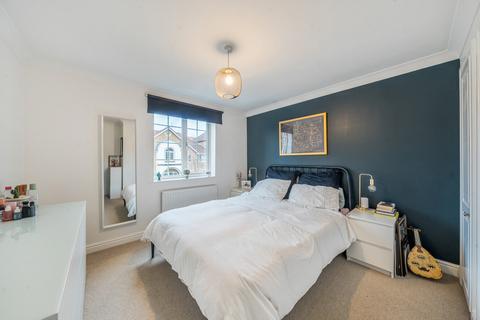 2 bedroom flat for sale, East Road, Colliers Wood, Merton, SW19