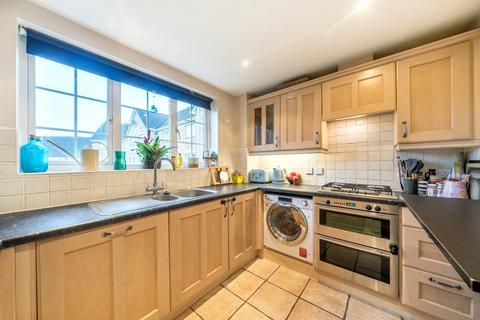 2 bedroom flat for sale, East Road, Colliers Wood, Merton, SW19