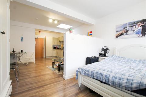 undefined, Newmarket Road, Cambridge CB5
