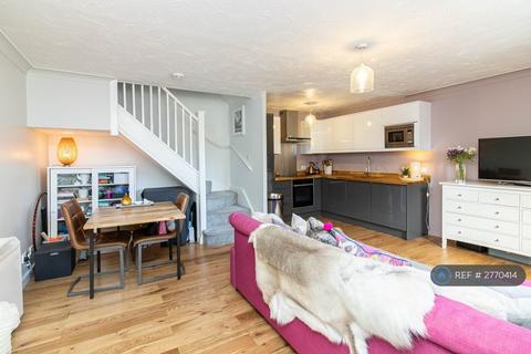 undefined, Varsity Drive, Twickenham, TW1