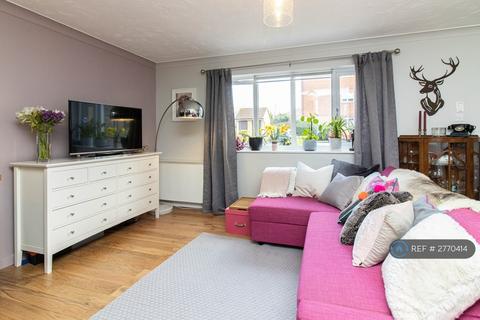 undefined, Varsity Drive, Twickenham, TW1