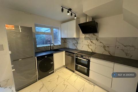 3 bedroom terraced house to rent, The Avenue, Coventry, CV3