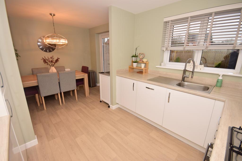 Kitchen/Dining