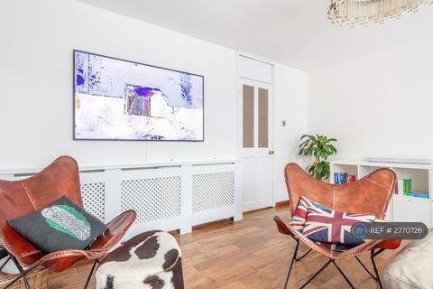 4 bedroom terraced house to rent, Hevelius Close, London, SE10