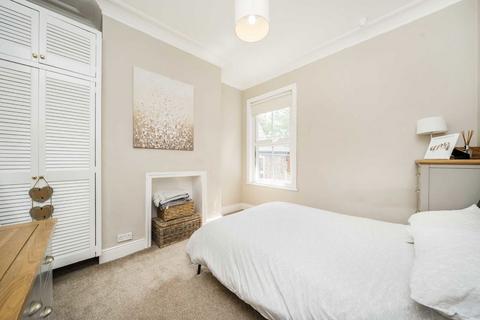 3 bedroom maisonette for sale, Franciscan Road, London SW17