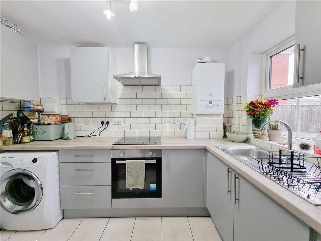 Kitchen: