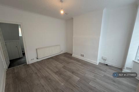 2 bedroom terraced house to rent, Raglan Avenue, Hull, HU5