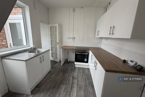 2 bedroom terraced house to rent, Raglan Avenue, Hull, HU5