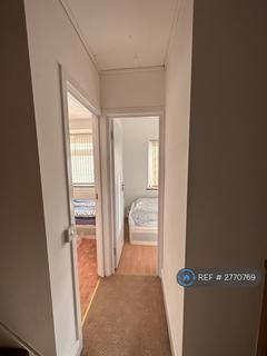 4 bedroom terraced house to rent, Burlington Gardens, Romford, RM6