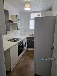 2 bedroom flat to rent, Madeira Road, London, SW16