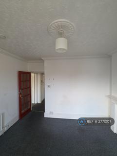 2 bedroom flat to rent, Madeira Road, London, SW16