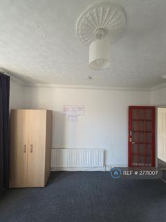 2 bedroom flat to rent, Madeira Road, London, SW16