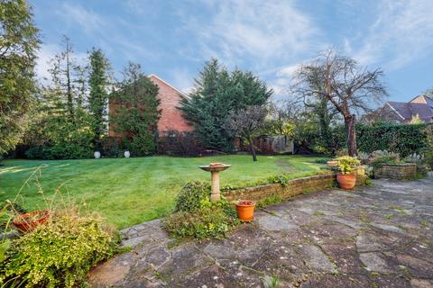 4 bedroom semi-detached house for sale, North Way, Pinner HA5
