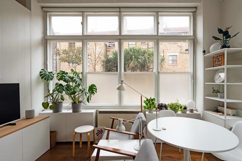 Studio for sale, Adelina Grove, London E1
