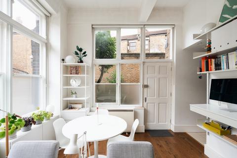 Studio for sale, Adelina Grove, London E1