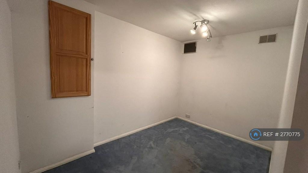 Storage (Garage)