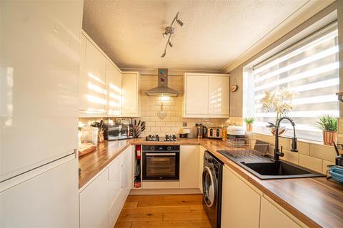 3 bedroom end of terrace house for sale, Honeysuckle Close, St. Leonards-On-Sea