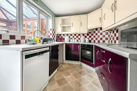 2 bedroom end of terrace house for sale, Woodpecker Close, Bordon, Hampshire