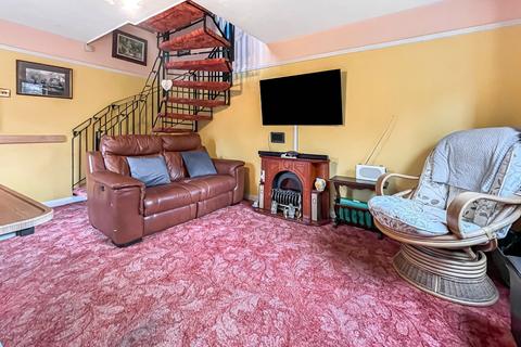 2 bedroom end of terrace house for sale, Woodpecker Close, Bordon, Hampshire