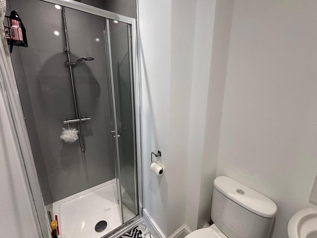 Ensuite for Bedroom 2