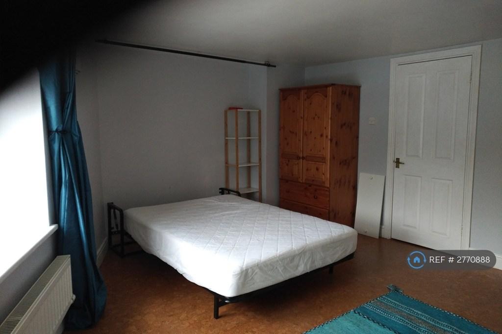 Studio Room